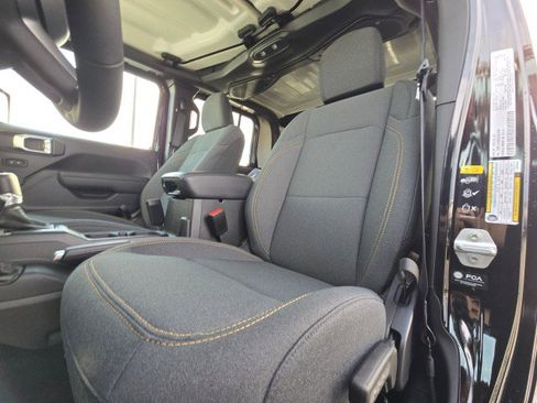 New 2025 Jeep Gladiator Sport image 23