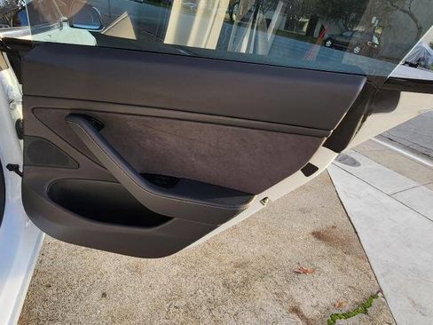 Used 2018 Tesla Model 3 Long Range image 13