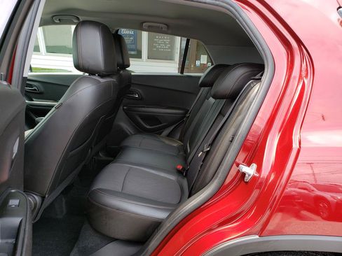 Used 2022 Chevrolet Trax LT w/ Driver Confidence Package AWD/4WD image 10