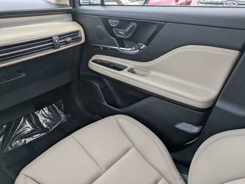 Used 2025 Lincoln Corsair FWD image 15