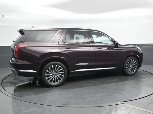 Used 2023 Hyundai Palisade Calligraphy image 3