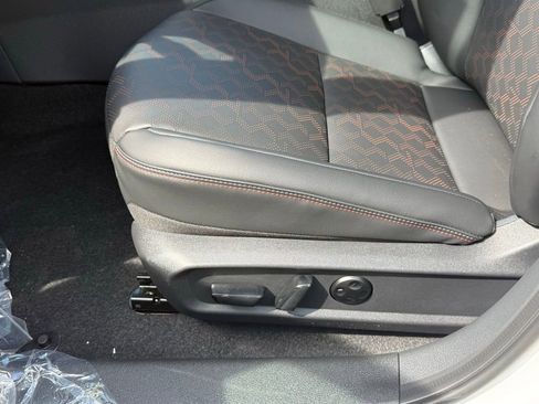 New 2026 Nissan Sentra SR w/ SR Premium Package FWD image 17