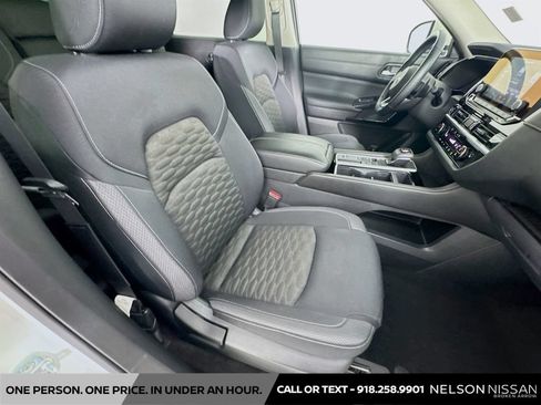 Used 2022 Nissan Pathfinder SV FWD image 27
