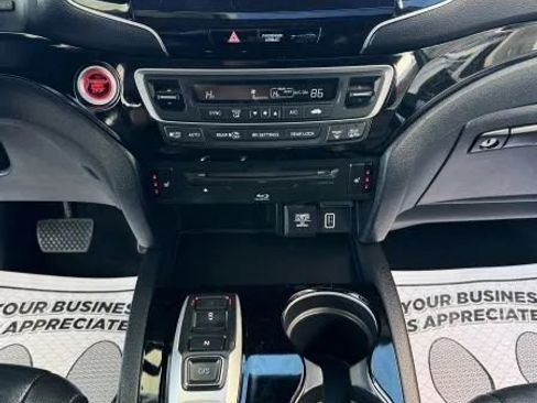 Used 2019 Honda Pilot Touring image 31