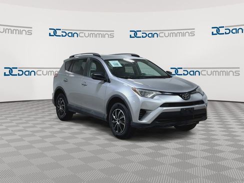 Used 2018 Toyota RAV4 LE AWD/4WD image 3