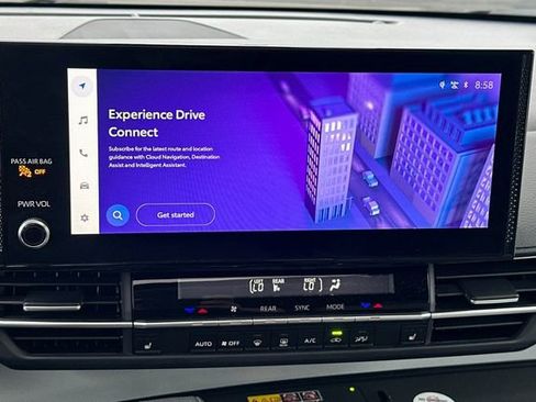 Used 2025 Toyota Sienna XLE image 26