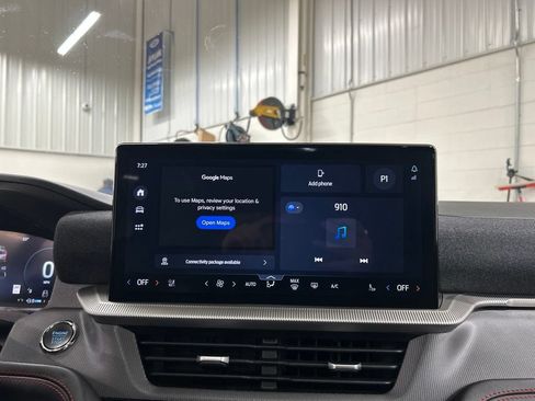 Certified 2025 Ford Explorer ST-Line w/ ST-Line Street Pack AWD/4WD image 21