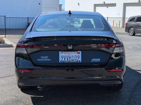 Used 2025 Honda Accord Sport image 4