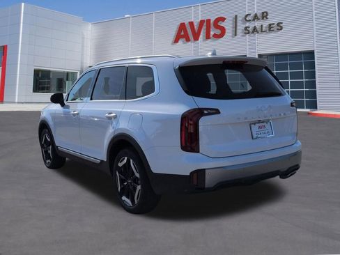 Used 2025 Kia Telluride S FWD image 9