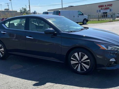 Used 2019 Nissan Altima 2.5 SL image 2