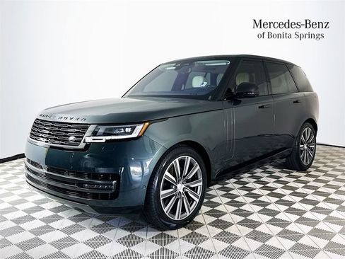 Used 2023 Land Rover Range Rover SE AWD/4WD image 3
