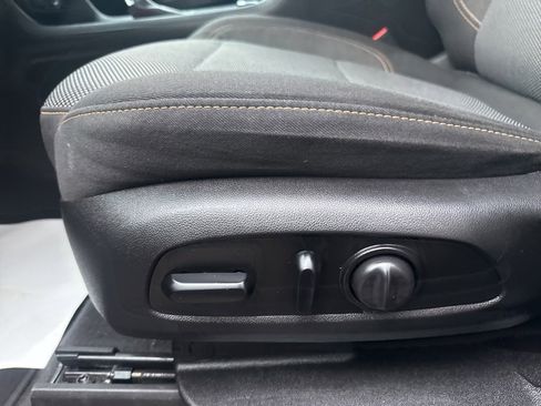 Used 2018 Chevrolet Traverse LT image 12