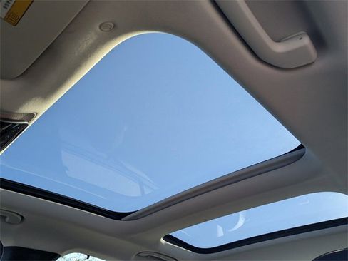 Used 2025 Mercedes-Benz E 350 4MATIC Sedan image 22