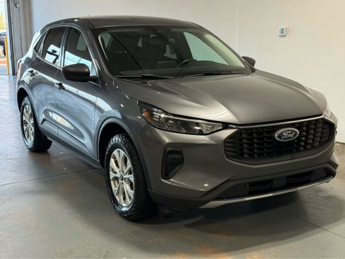 Used 2024 Ford Escape Active AWD/4WD image 5
