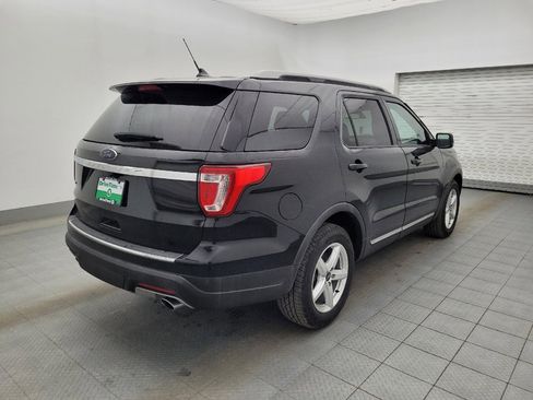 Used 2018 Ford Explorer XLT w/ Equipment Group 202A image 9
