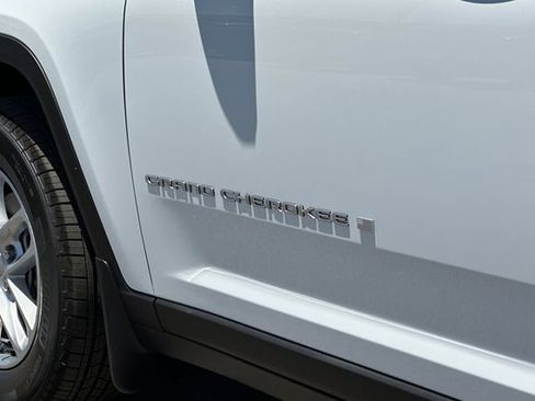 New 2025 Jeep Grand Cherokee Laredo X image 25