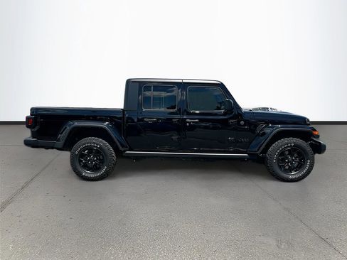 Used 2024 Jeep Gladiator Sport AWD/4WD image 8