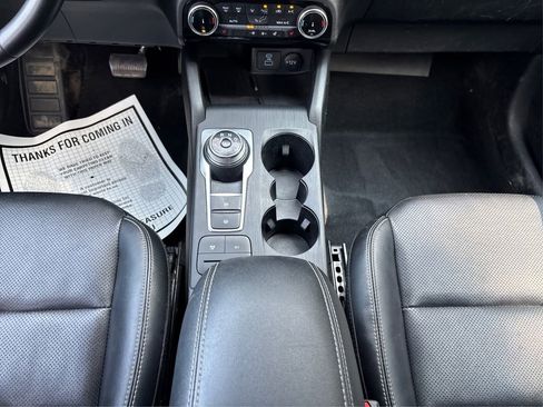 Used 2022 Ford Escape SEL w/ Technology Package image 20