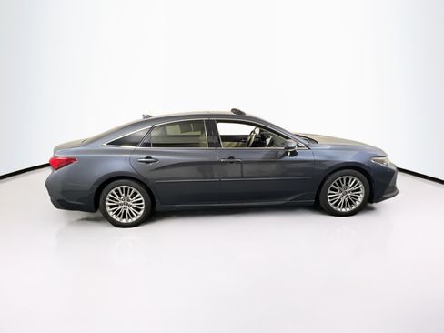 Used 2019 Toyota Avalon Limited w/ All Weather Liner Package FWD image 4