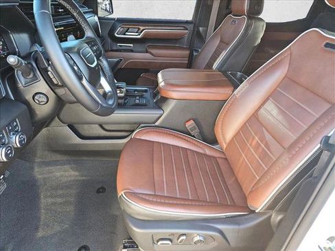 Used 2025 GMC Sierra 1500 Denali Ultimate image 17
