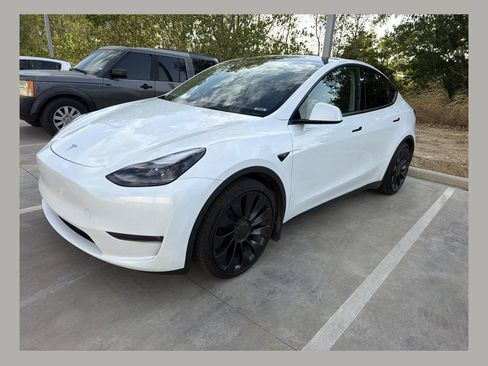 Used 2023 Tesla Model Y Performance AWD/4WD image 1