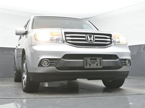 Used 2014 Honda Pilot Touring image 10