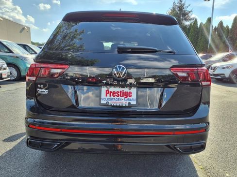 Certified 2023 Volkswagen Tiguan SE R-Line image 5