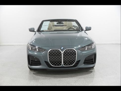 Used 2027 BMW 430i Convertible w/ M Sport Package RWD image 3