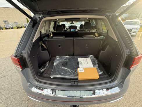 New 2026 Volkswagen Atlas SEL Premium R-Line image 23