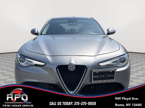 Used 2018 Alfa Romeo Giulia AWD image 8