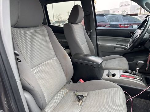 Used 2015 Toyota Tacoma PreRunner image 12