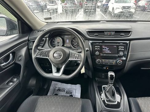 Used 2017 Nissan Rogue S AWD/4WD image 18