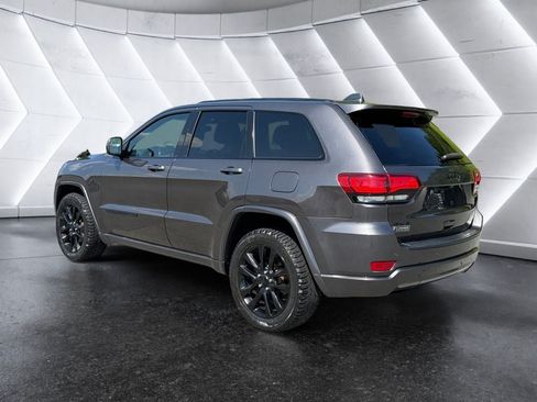 Used 2020 Jeep Grand Cherokee Altitude AWD/4WD image 4