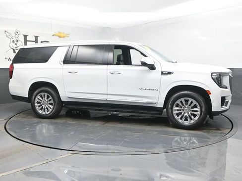 Used 2022 GMC Yukon XL SLT w/ SLT Premium Package image 52