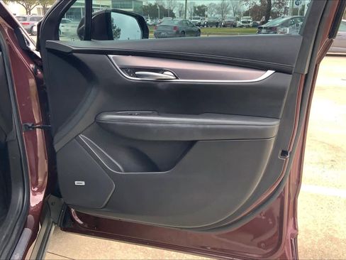 Used 2023 Cadillac XT6 Luxury image 23