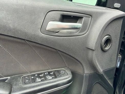 Used 2018 Dodge Charger R/T RWD image 8