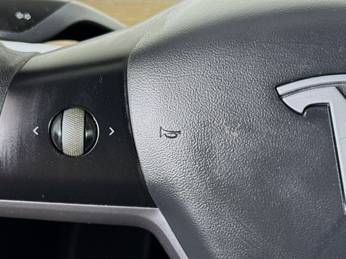 Used 2021 Tesla Model 3 Standard Range image 13