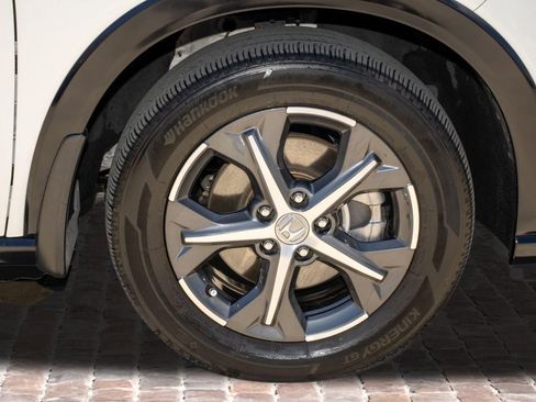 Certified 2024 Honda HR-V EX-L image 40
