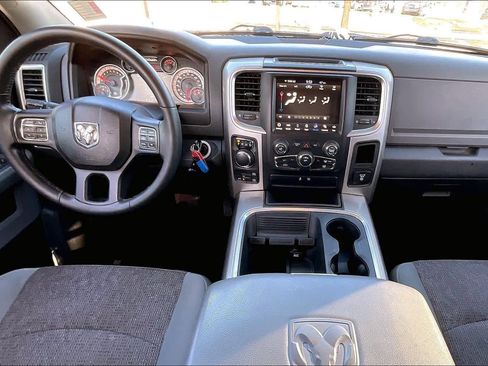 Used 2018 RAM 1500 SLT image 14