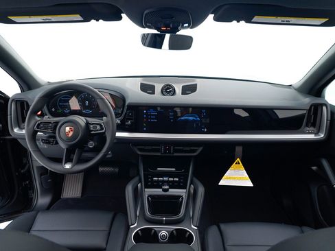 Certified 2026 Porsche Cayenne AWD/4WD image 19