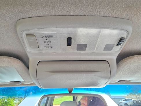 Used 2001 Toyota 4Runner SR5 AWD/4WD image 40