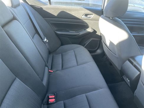 Used 2020 Nissan Altima 2.5 S image 9