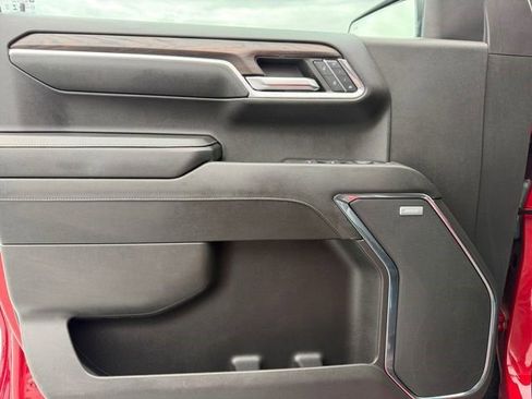 Certified 2024 GMC Sierra 1500 SLT image 4