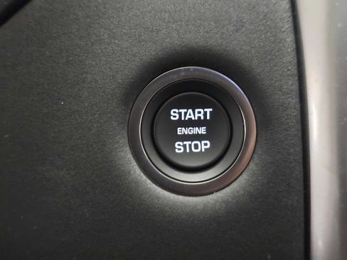 New 2026 Land Rover Discovery S image 33