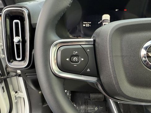 Used 2023 Volvo XC40 Recharge Plus image 26