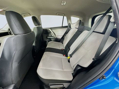 Used 2018 Toyota RAV4 LE AWD/4WD image 35