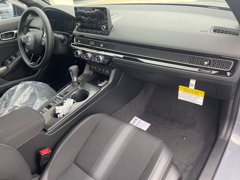 Used 2025 Honda Civic Sport image 15
