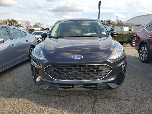 Used 2021 Ford Escape SE w/ SE Sport Appearance Package image 2