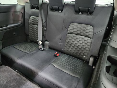 Used 2025 Nissan Pathfinder SV image 10