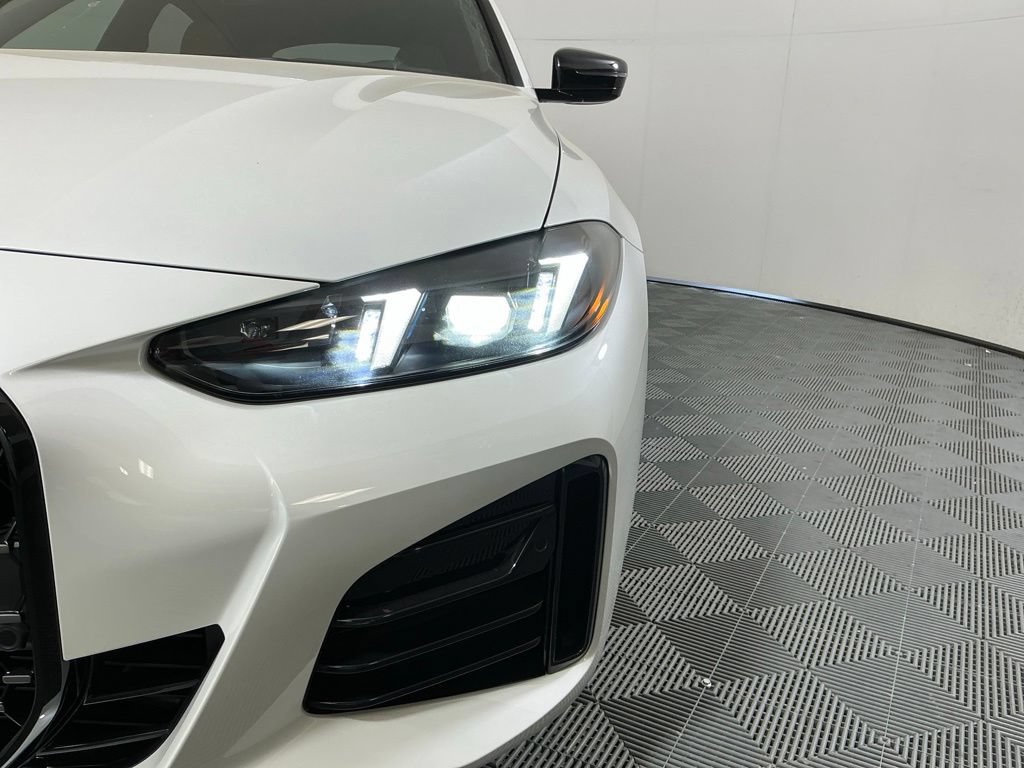 New 2026 BMW 430i xDrive w/ M Sport Package AWD/4WD image 8